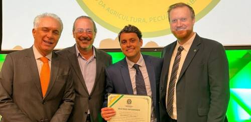 Frescatto torna-se pioneira do setor a receber Selo Mais Integridade Frescatto torna-se pioneira do setor a receber Selo Mais Integridade