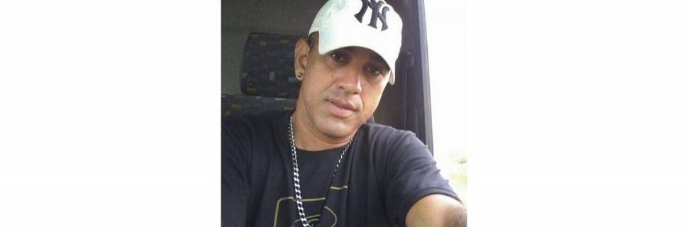 “Personagem” transporta larvas de camarão e se tornou referência