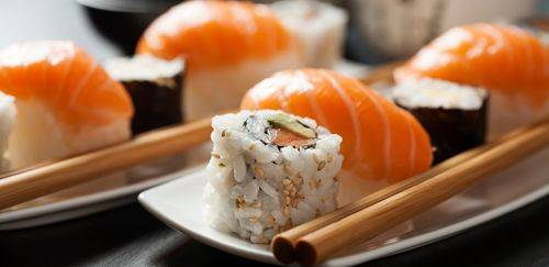 Delivery de sushi movimenta R$ 2 bi e abre novas frentes no Brasil Delivery de sushi movimenta R$ 2 bi e abre novas frentes no Brasil