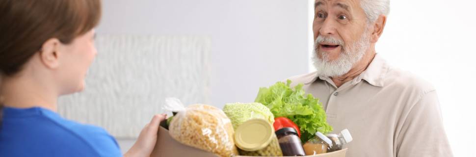 Idosos do interior gastam R$ 725 anuais com delivery, diz Aiqfome  