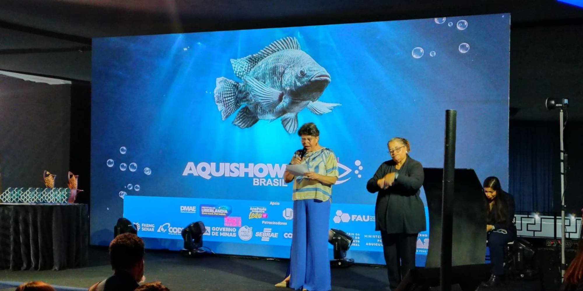 Aquishow 2026: Abertura une discursos, novos atos e premiações Aquishow 2026: Abertura une discursos, novos atos e premiações