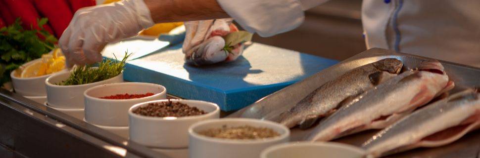 Alimentação fora do lar registra menor prejuízo desde a pandemia