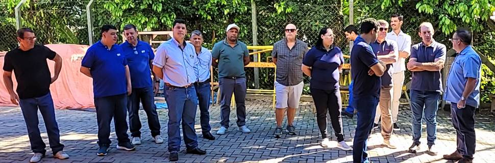 Brusinox reúne clientes em demonstração de filetadora de tilápia