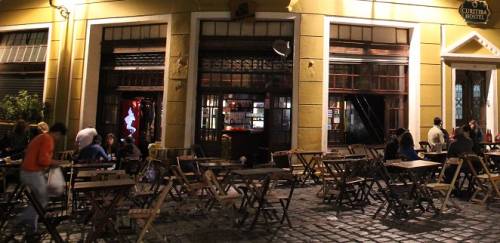 Bolsonaro pede 15 dias para decidir sobre ajuda ao Food Service