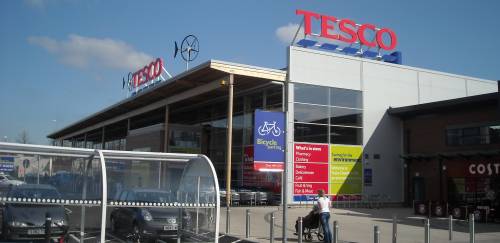 Inflação faz Tesco fechar mais de 300 peixarias no Reino Unido