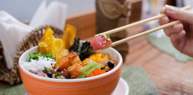 Eu sei que você comeu um poke no verão passado